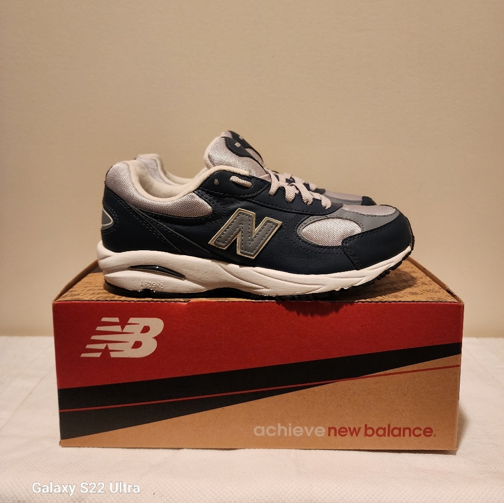 New Balance 498